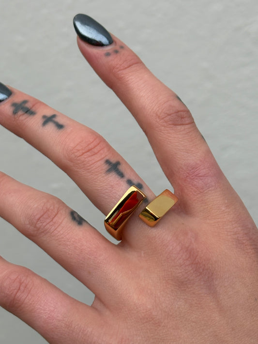 Cube ring